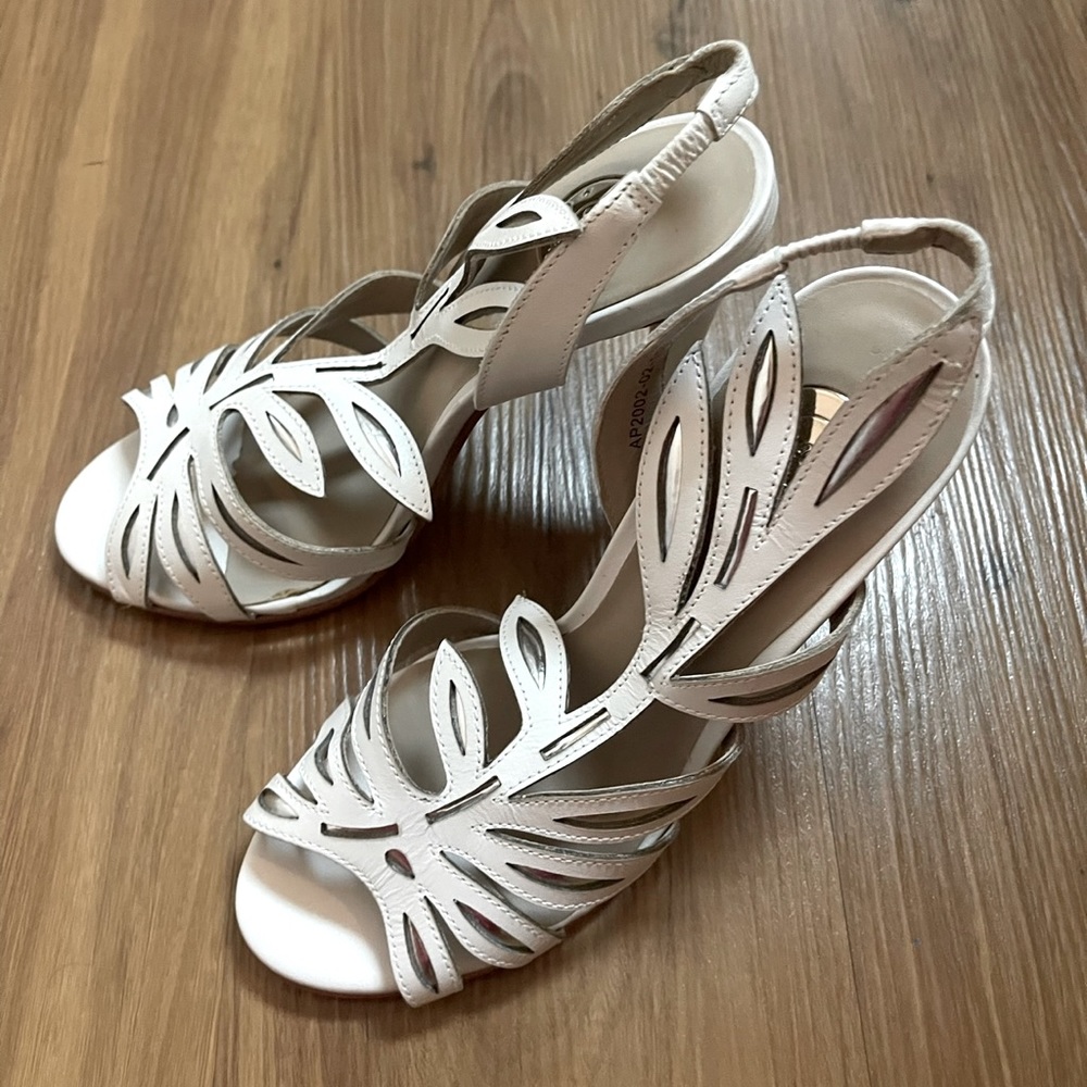 New White Genuine Leather Women’s Shoes 5.5 Size